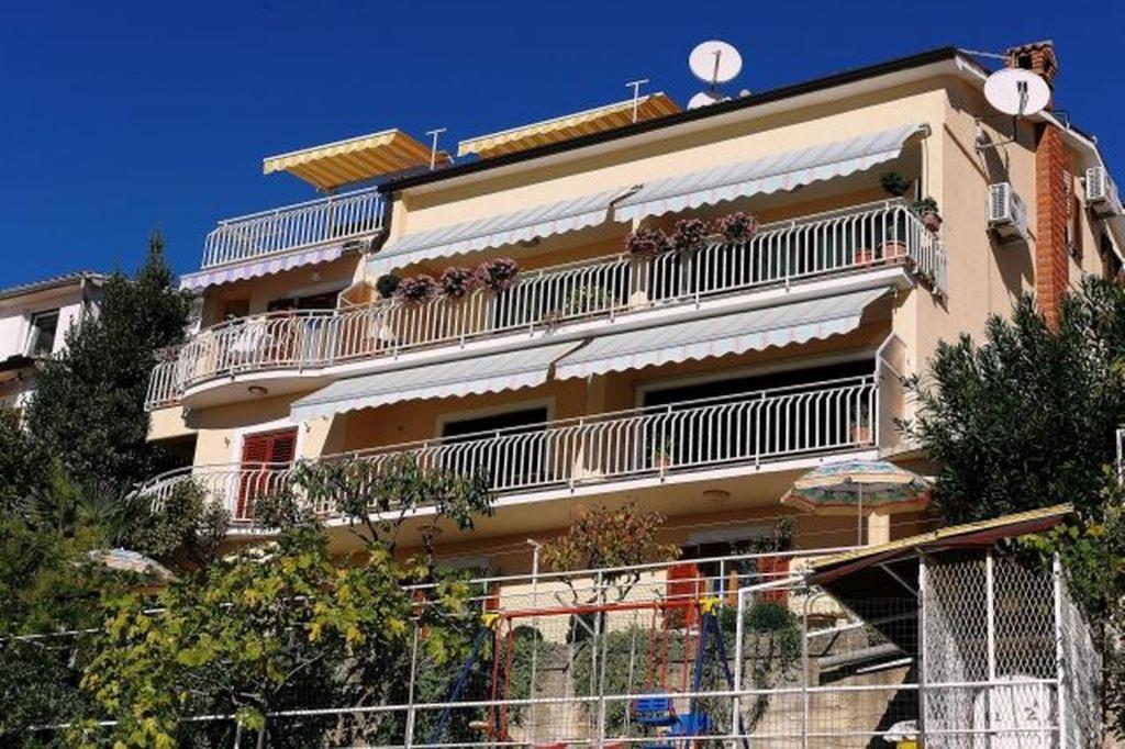 Apartments And Rooms With Parking Space Rabac, Labin - 12368 Екстериор снимка